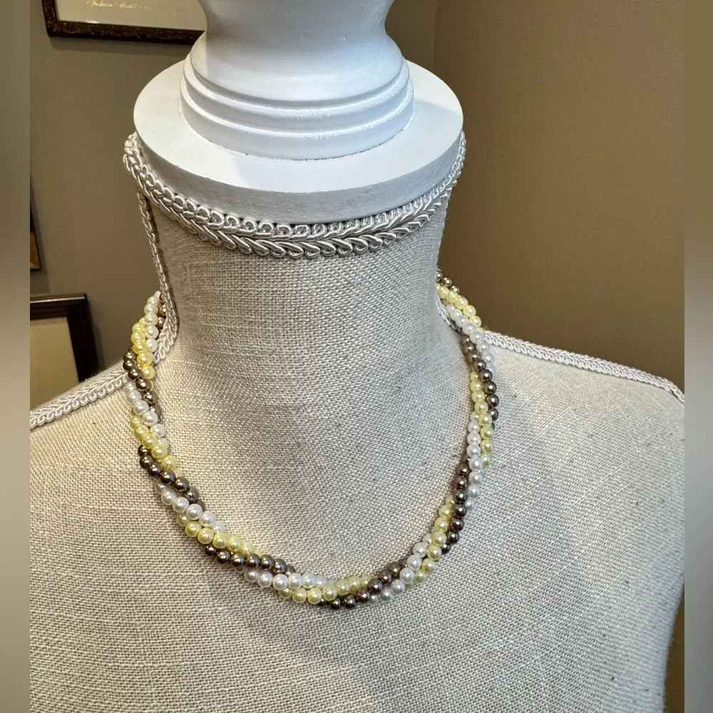 5 for $30 Vintage Twisted Pearl Adjustable Necklace